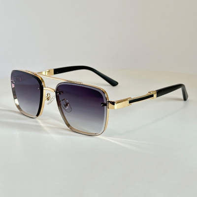 Square Sunglasses - Elevate your Style!